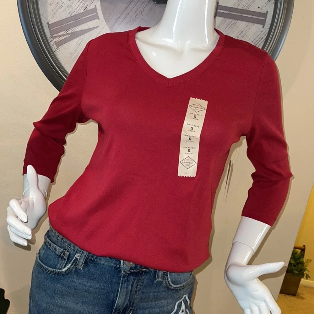 ⭐️St. John's bay Chic & Comfortable 100% Cotton Red‎ V- Neck Top 3/4 Sleeve  S